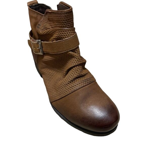 Miz Mooz Wide Width Leather Ankle Boots with Buckle Suzy Hazelnut EU 37 NIB - Picture 11 of 13